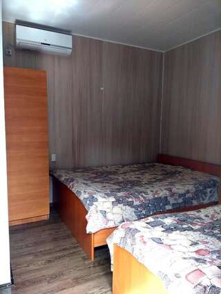 Мини-отель Mini Hotel Valeri Одесса Семейный номер с душем-46